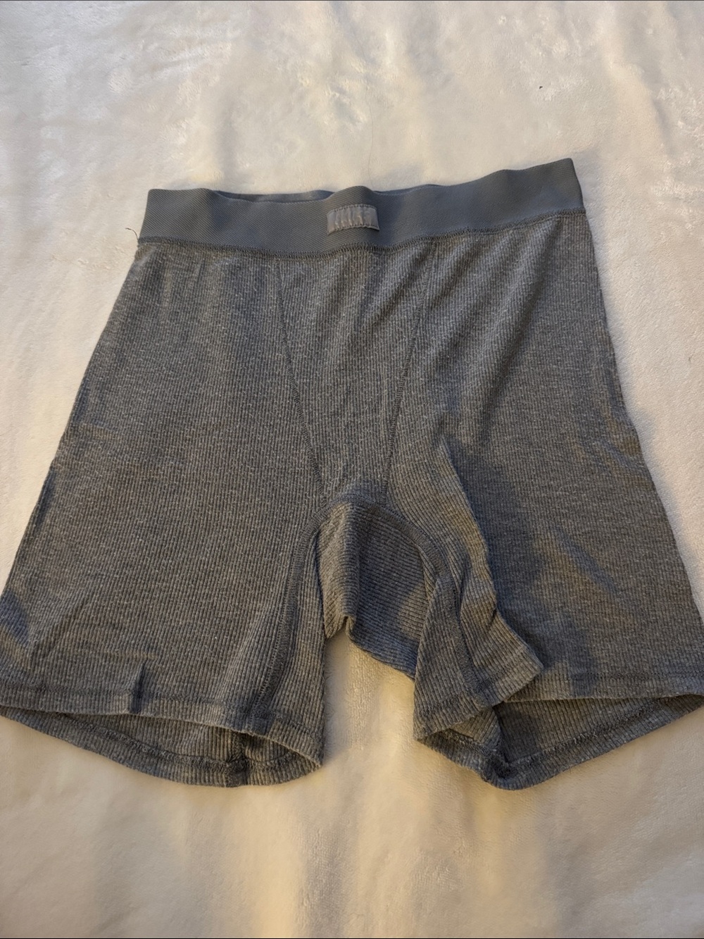 Skims women’s boxer shorts size small